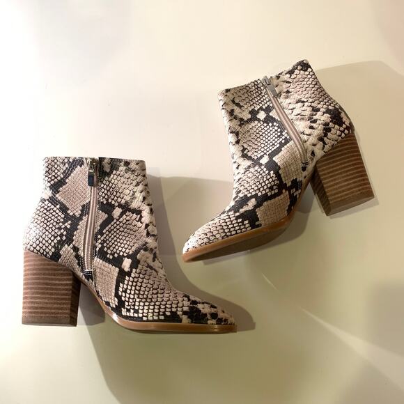 Nine West 6 Snakeskin Print Ankle Boots Booties Gray Black Leather Block Heel - Picture 3 of 12